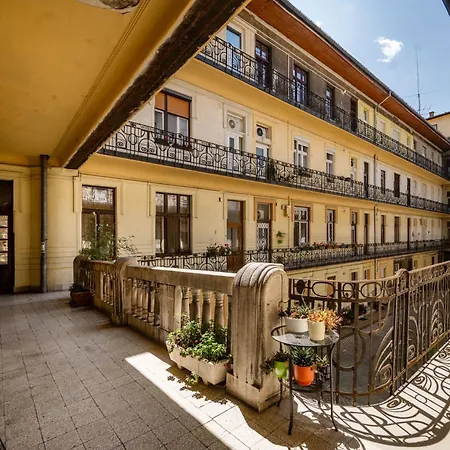 Very Apartment- 2 Bedrooms And 2 Bathrooms
