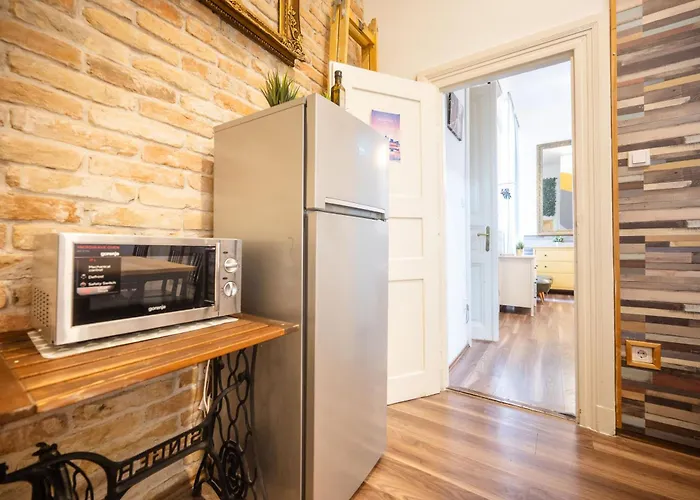 Very Apartment- 2 Bedrooms And 2 Bathrooms Apartman Budapest
