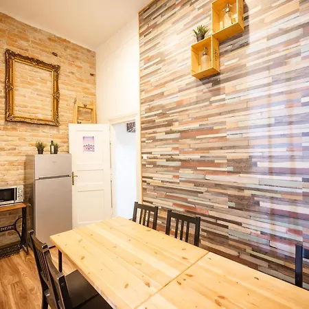 아파트 Very Apartment- 2 Bedrooms And 2 Bathrooms *