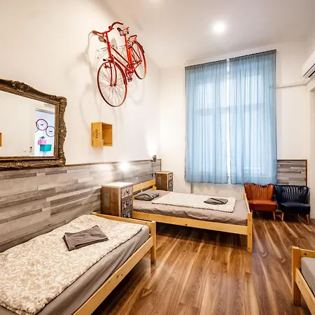 Very Apartment- 2 Bedrooms And 2 Bathrooms *
