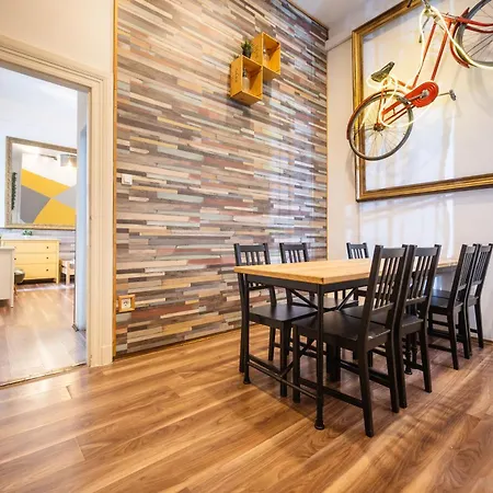 Very Apartment- 2 Bedrooms And 2 Bathrooms 부다페스트