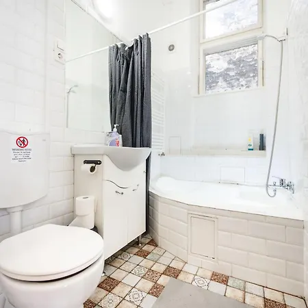 Very Apartment- 2 Bedrooms And 2 Bathrooms 아파트 부다페스트