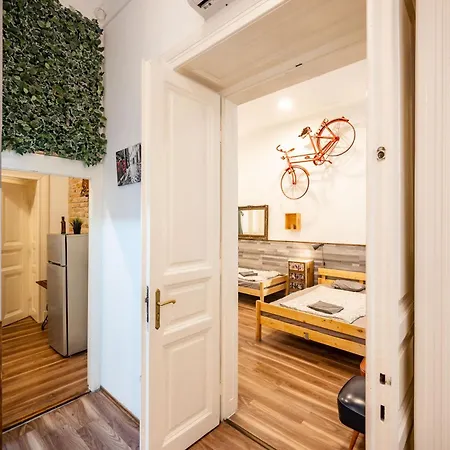 Very Apartment- 2 Bedrooms And 2 Bathrooms 아파트