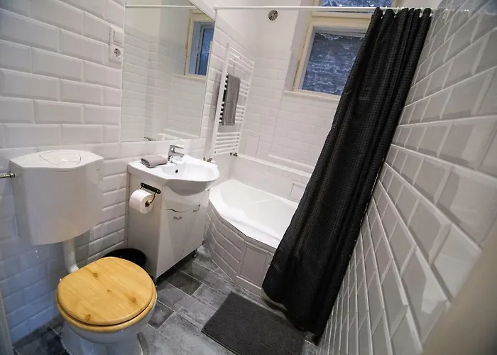 Very Apartment- 2 Bedrooms And 2 Bathrooms *