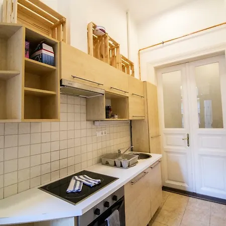 Very Apartment- 2 Bedrooms And 2 Bathrooms Apartment Budapest