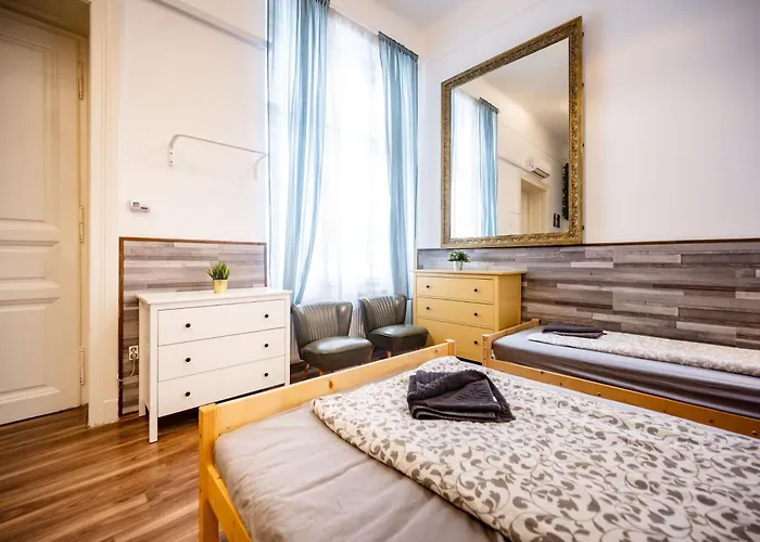 Very Apartment- 2 Bedrooms And 2 Bathrooms * Budapest