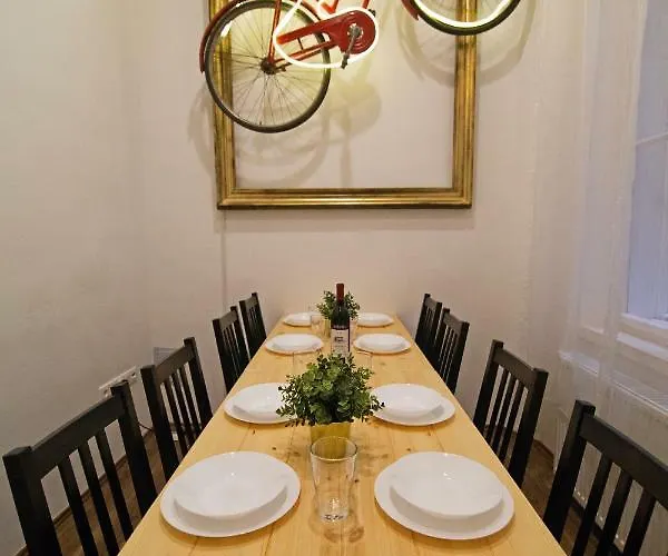 Very Apartment- 2 Bedrooms And 2 Bathrooms * Budapest