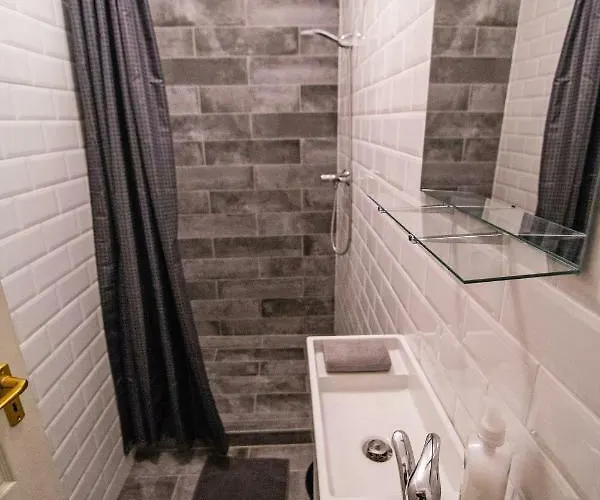Very Apartment- 2 Bedrooms And 2 Bathrooms Budapest